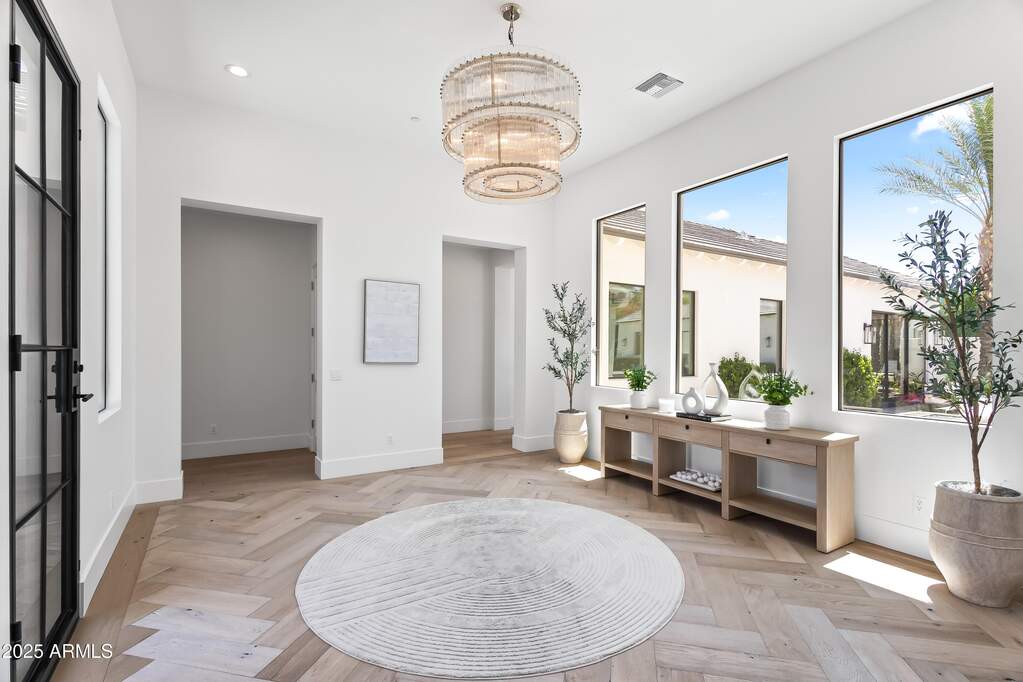 5 Bedroom Single Family Home/House's Image 15