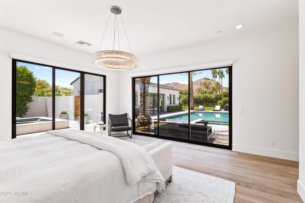5 Bedroom Single Family Home/House's Image 19