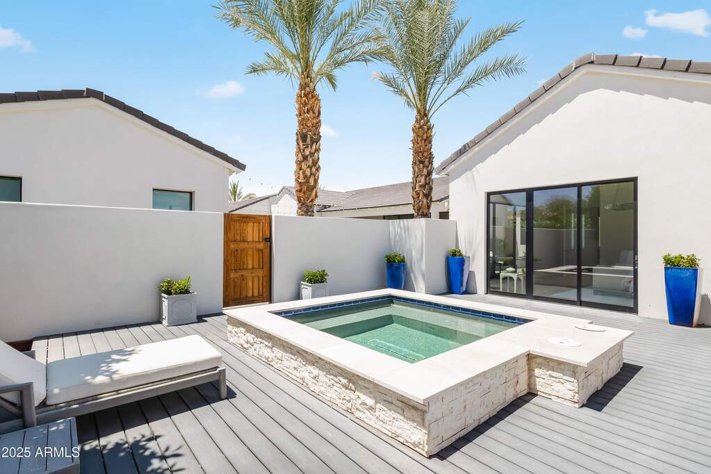 5 Bedroom Single Family Home/House's Image 25