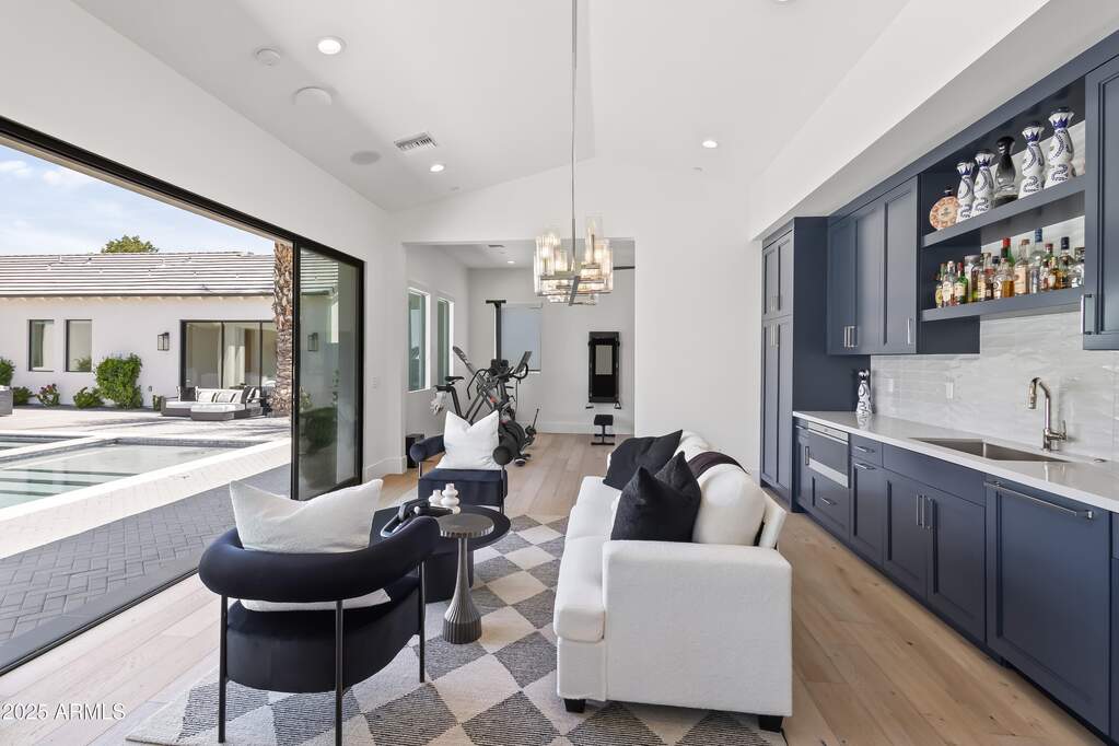 5 Bedroom Single Family Home/House's Image 32