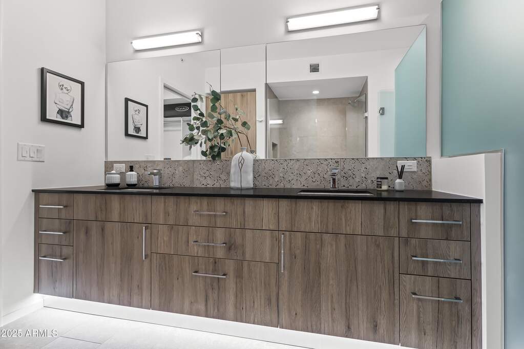 2 Bedroom Apartment/Flat's Image 7