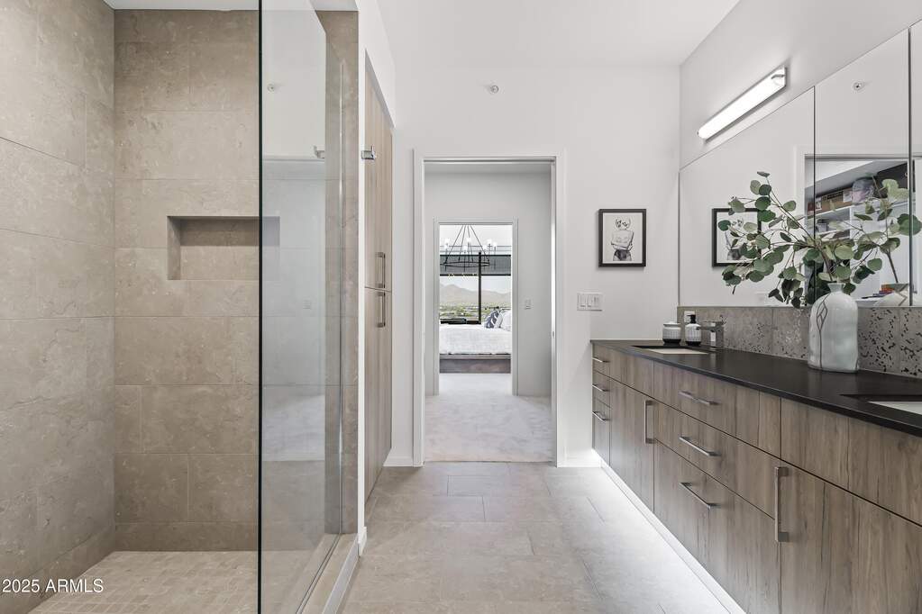 2 Bedroom Apartment/Flat's Image 8
