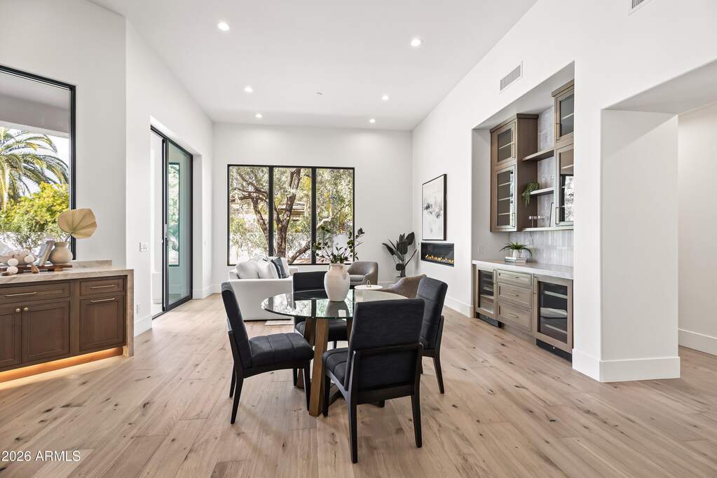 5 Bedroom Single Family Home/House's Image 8