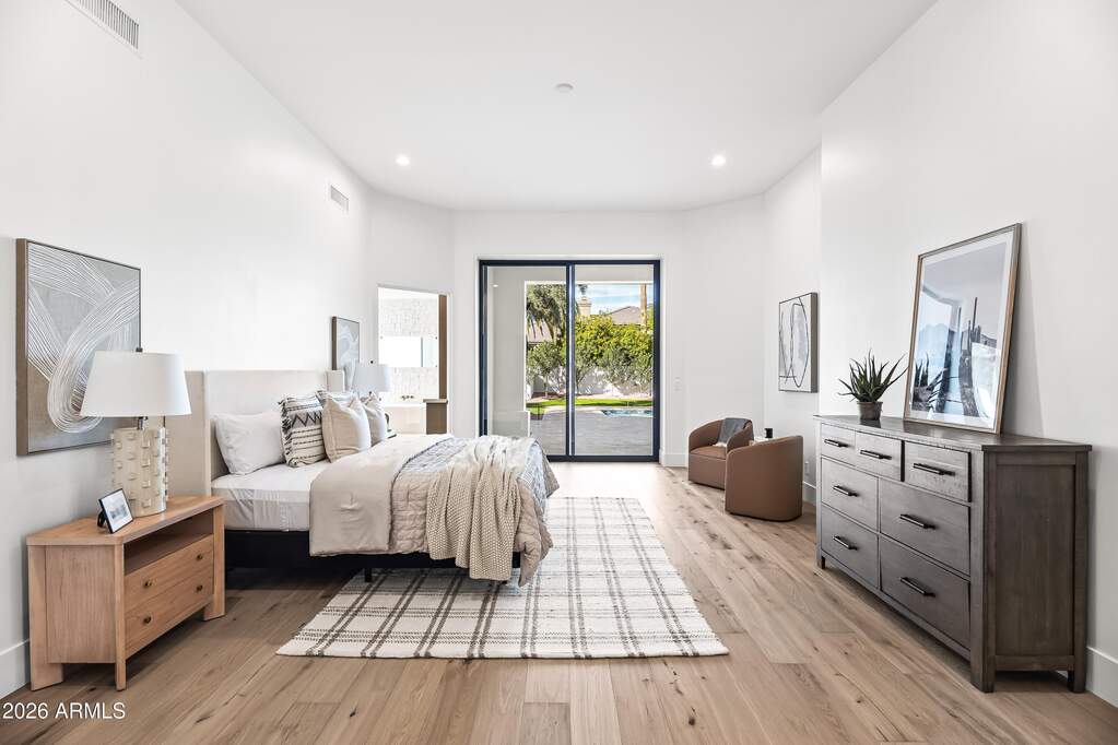 5 Bedroom Single Family Home/House's Image 10