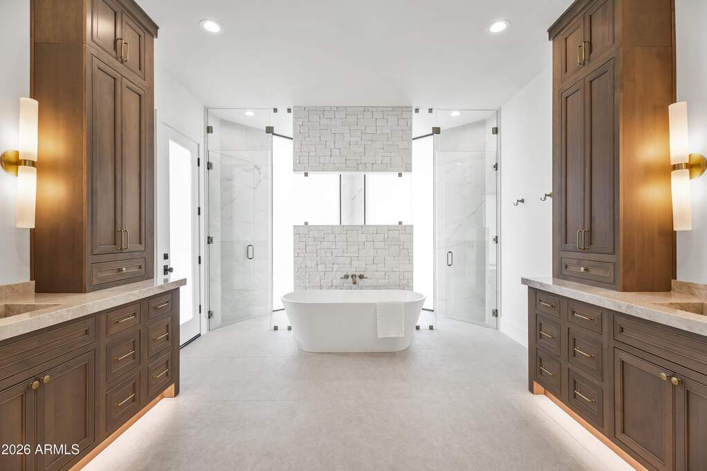 5 Bedroom Single Family Home/House's Image 12