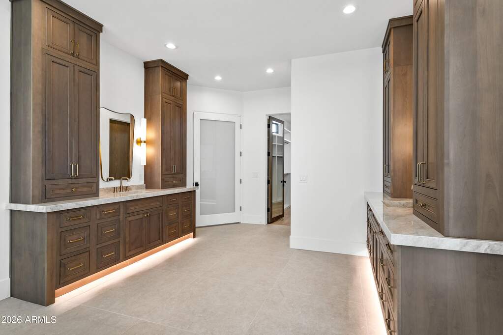 5 Bedroom Single Family Home/House's Image 15