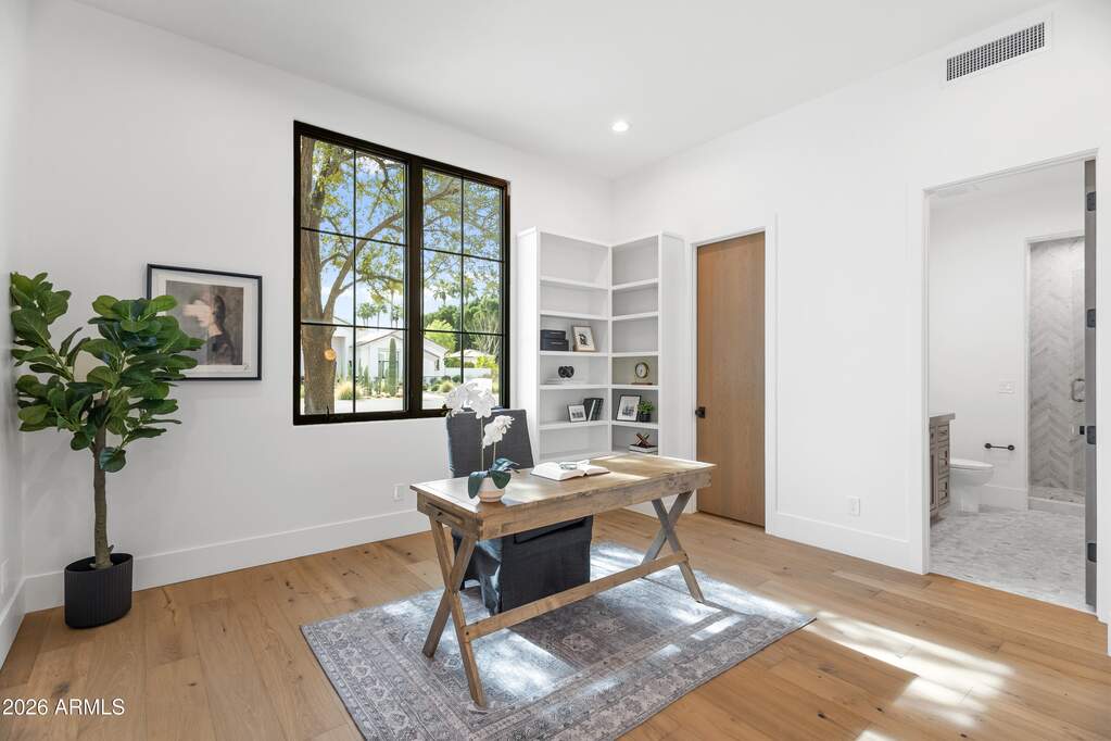5 Bedroom Single Family Home/House's Image 17