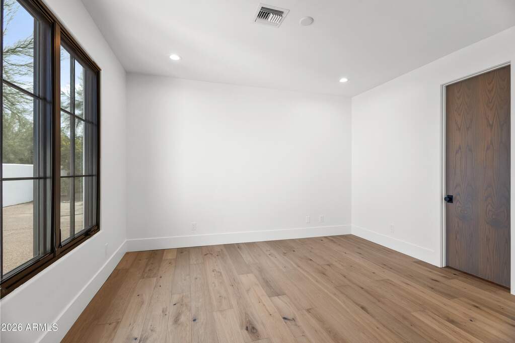 5 Bedroom Single Family Home/House's Image 20