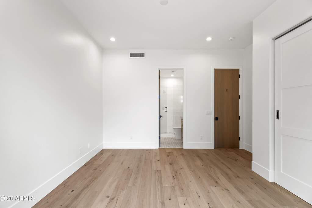 5 Bedroom Single Family Home/House's Image 23
