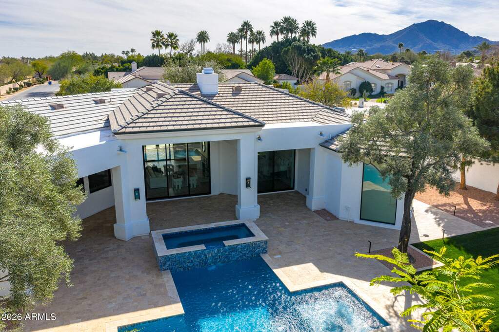 5 Bedroom Single Family Home/House's Image 35