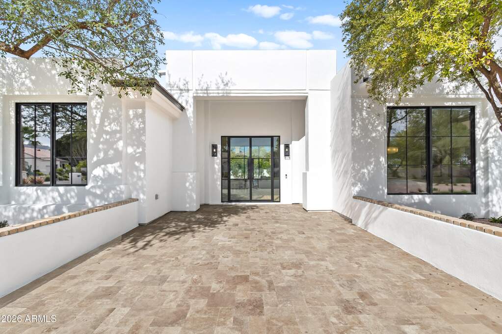 5 Bedroom Single Family Home/House's Image 38