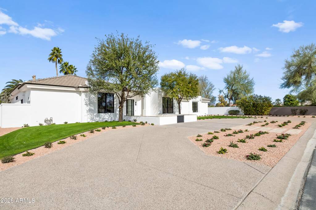 5 Bedroom Single Family Home/House's Image 40