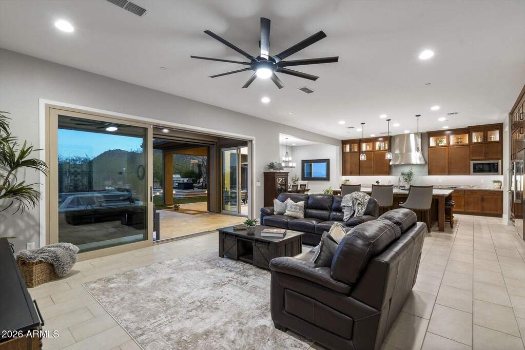 4 Bedroom Single Family Home/House's Image 7