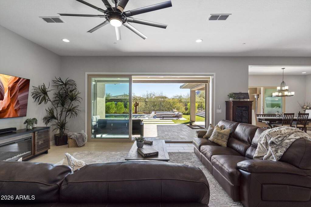 4 Bedroom Single Family Home/House's Image 4