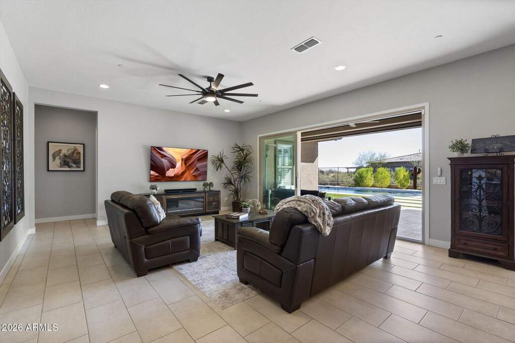 4 Bedroom Single Family Home/House's Image 6