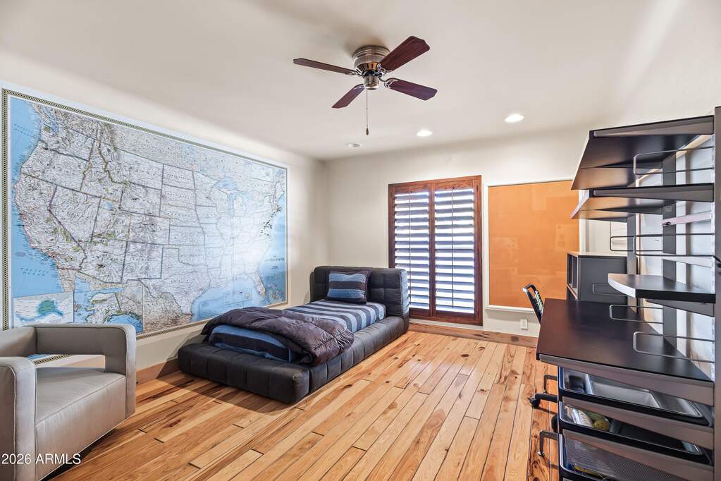 5 Bedroom Single Family Home/House's Image 10