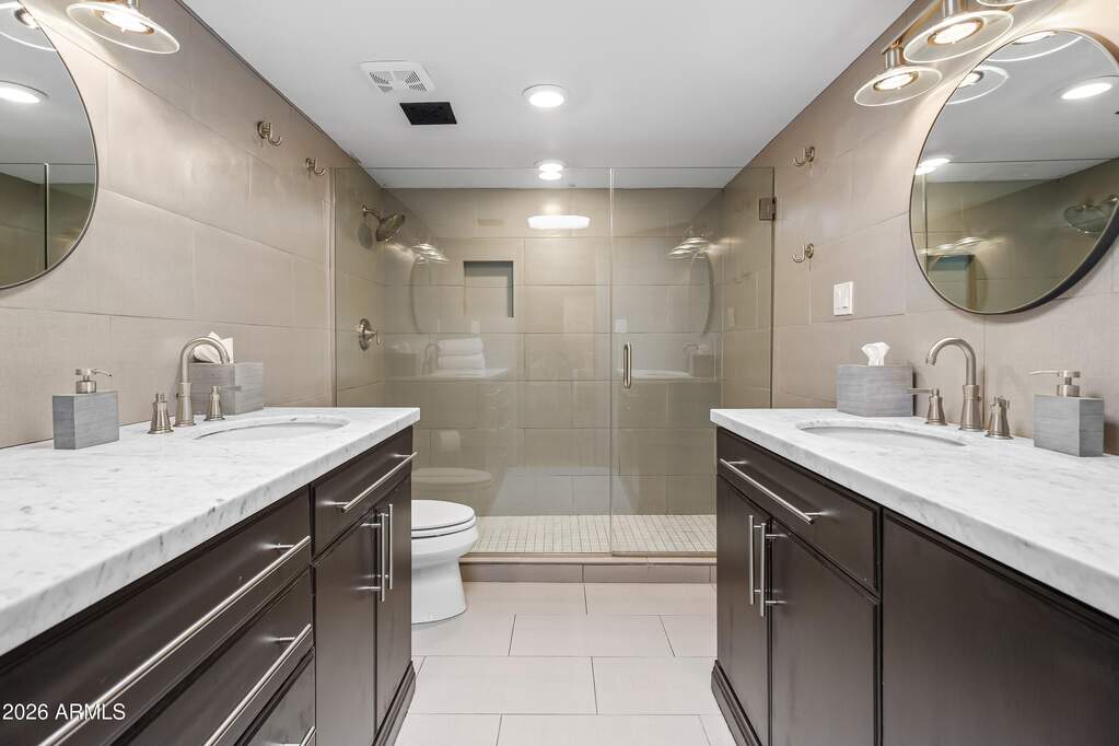 5 Bedroom Single Family Home/House's Image 11