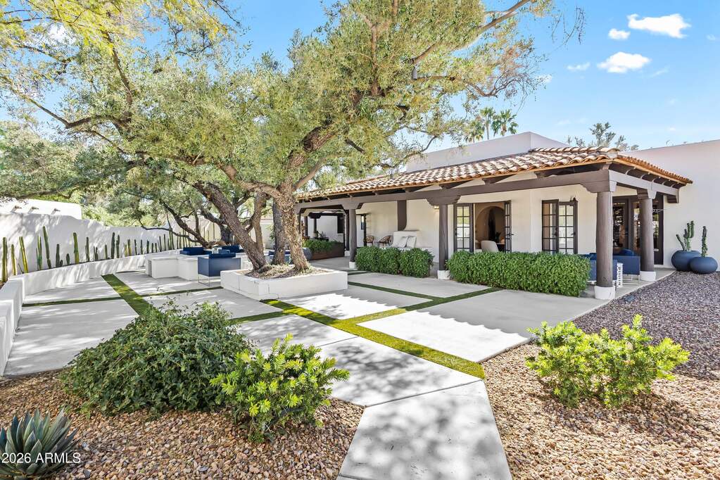 5 Bedroom Single Family Home/House's Image 13