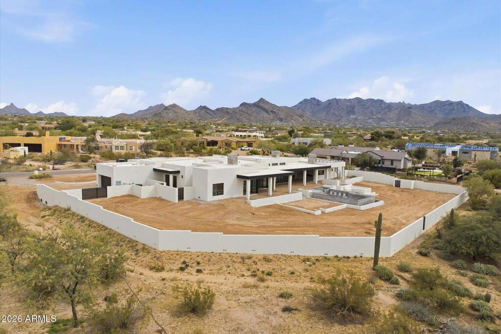 5 Bedroom Single Family Home/House's Image 10