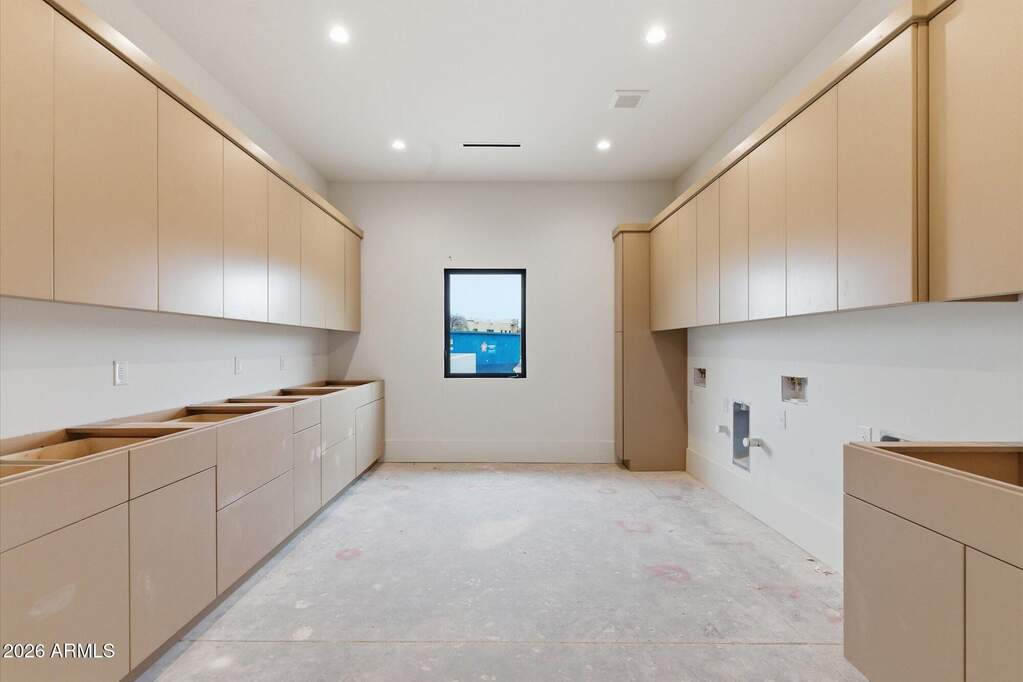 5 Bedroom Single Family Home/House's Image 26