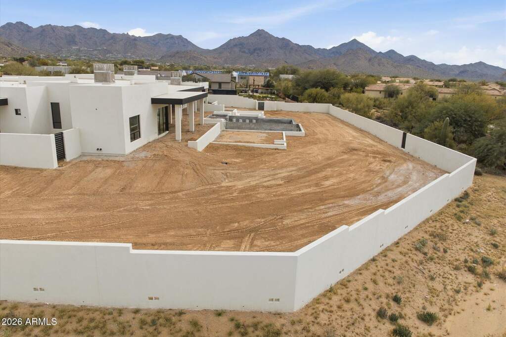 5 Bedroom Single Family Home/House's Image 36