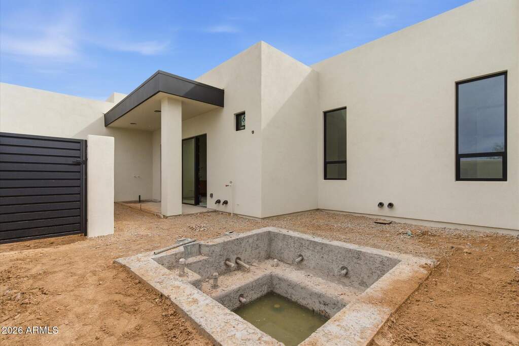 5 Bedroom Single Family Home/House's Image 40