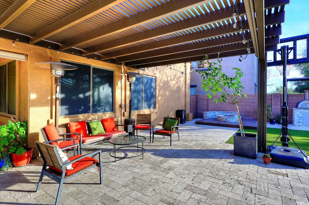 5 Bedroom Single Family Home/House's Image 37
