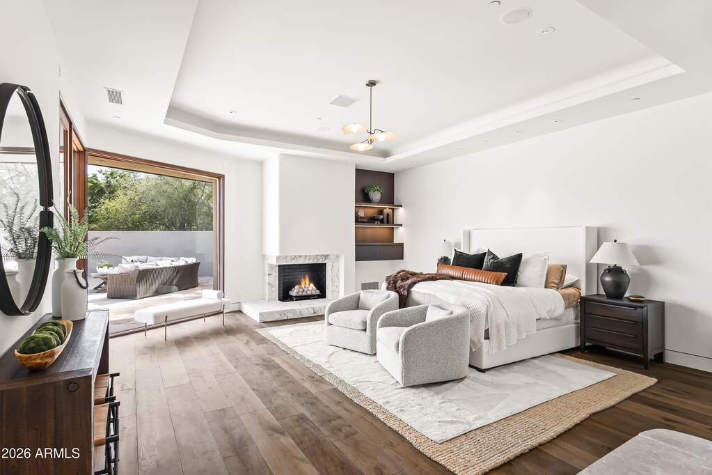 5 Bedroom Single Family Home/House's Image 14