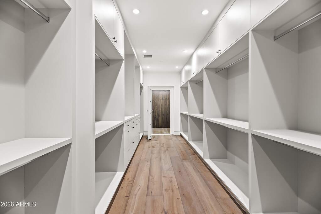 5 Bedroom Single Family Home/House's Image 27