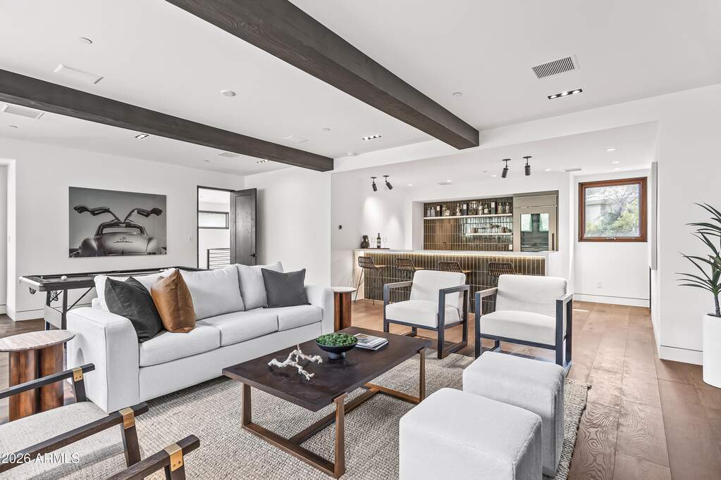 5 Bedroom Single Family Home/House's Image 33