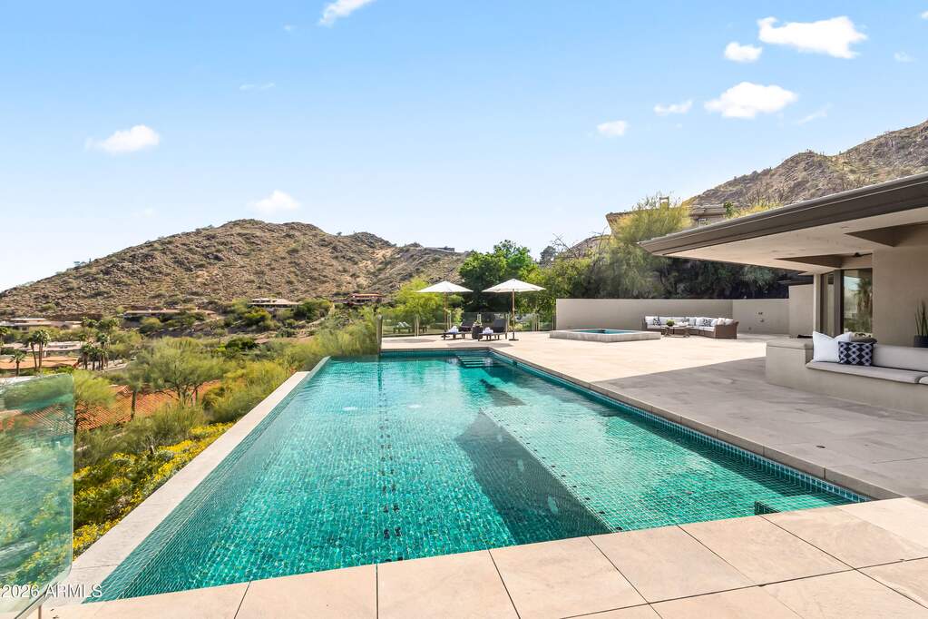 5 Bedroom Single Family Home/House's Image 43