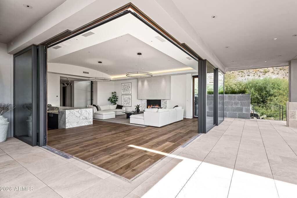 5 Bedroom Single Family Home/House's Image 6