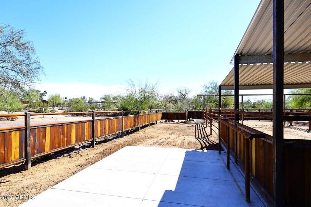 5 Bedroom Single Family Home/House's Image 27