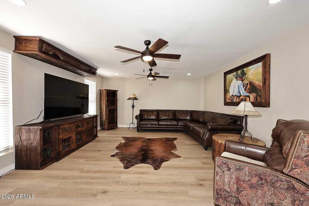 5 Bedroom Single Family Home/House's Image 36