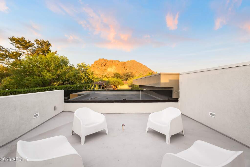 4 Bedroom Single Family Home/House's Image 31