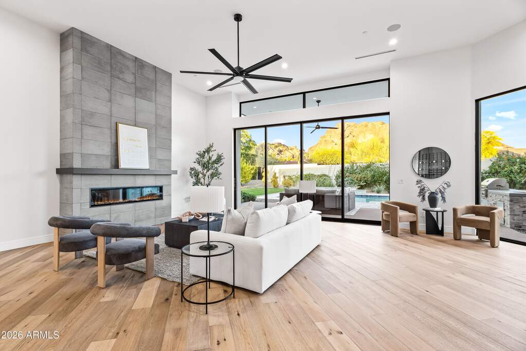 4 Bedroom Single Family Home/House's Image 4