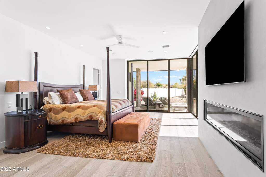 5 Bedroom Single Family Home/House's Image 10