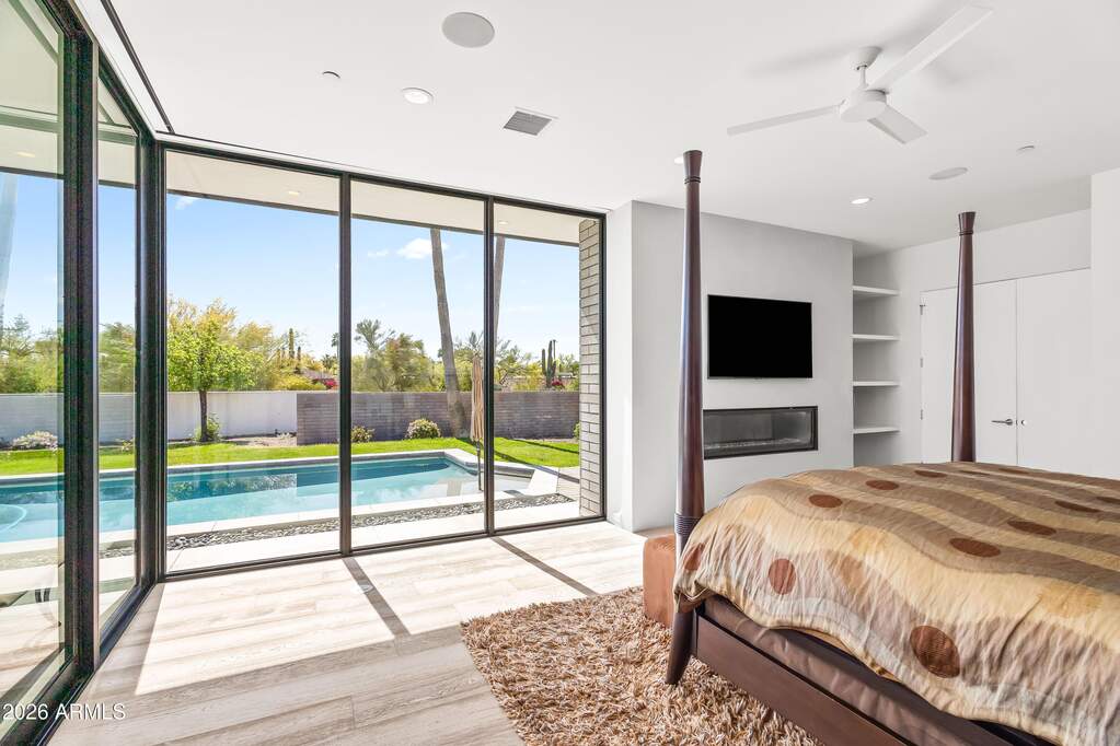 5 Bedroom Single Family Home/House's Image 12