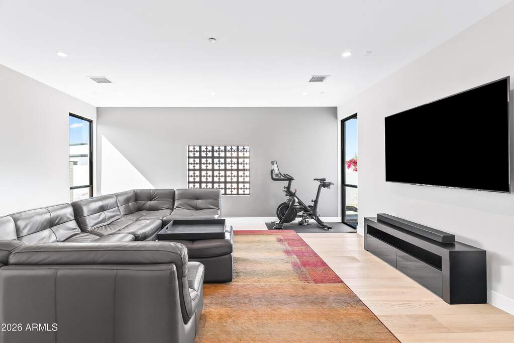 5 Bedroom Single Family Home/House's Image 21