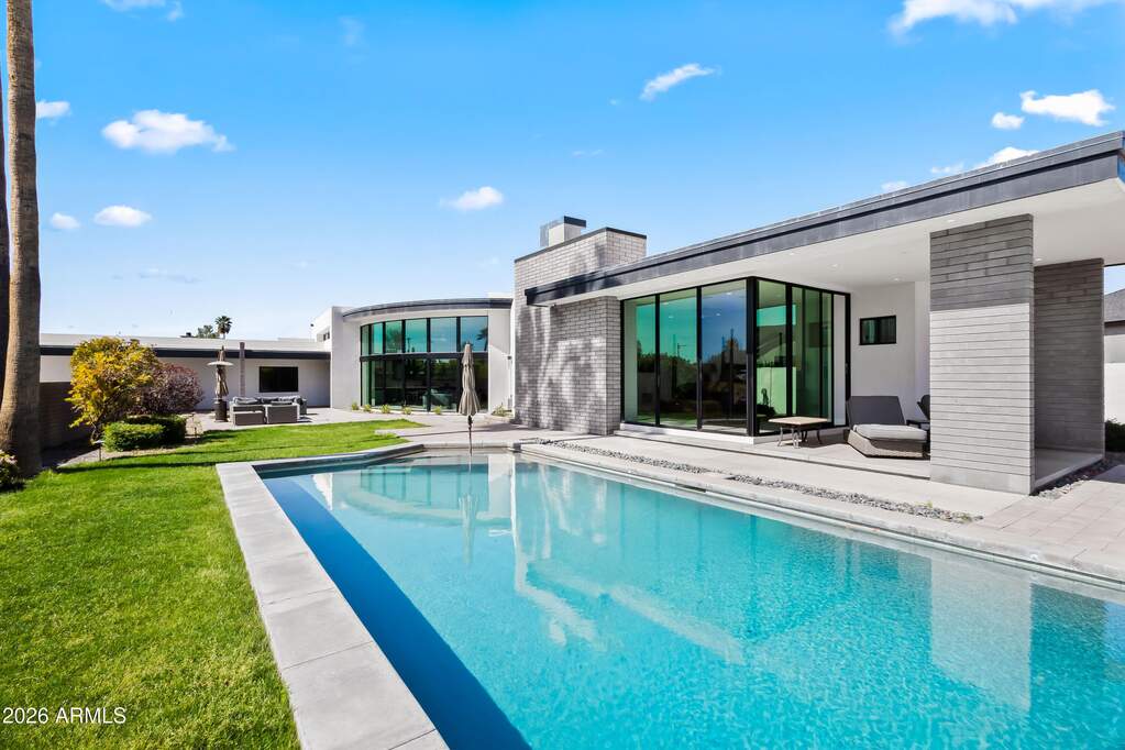 5 Bedroom Single Family Home/House's Image 26