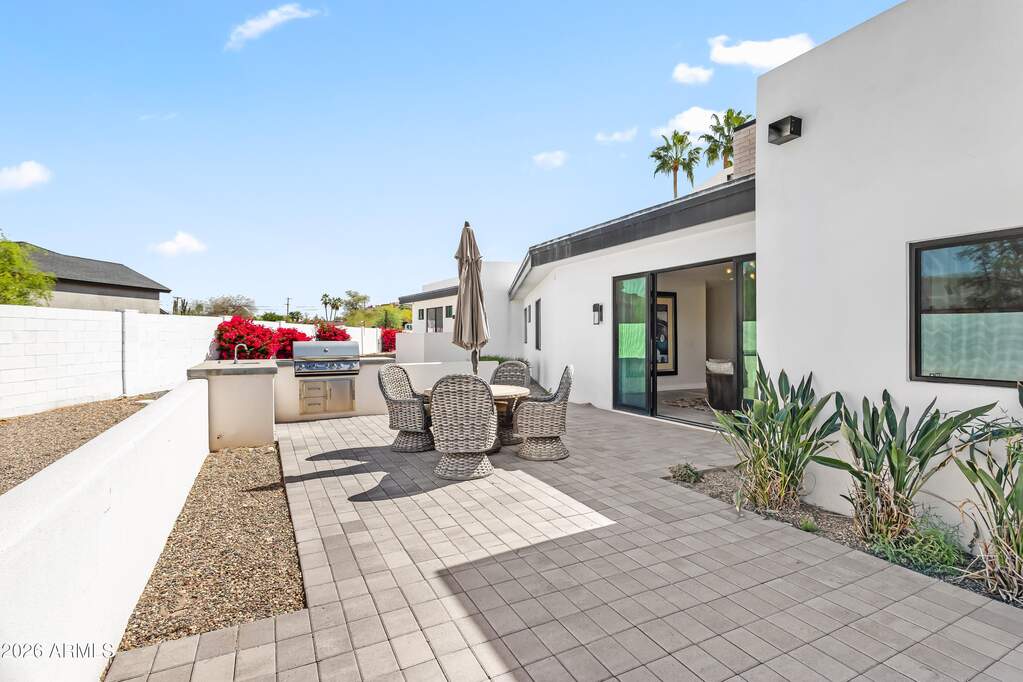 5 Bedroom Single Family Home/House's Image 32