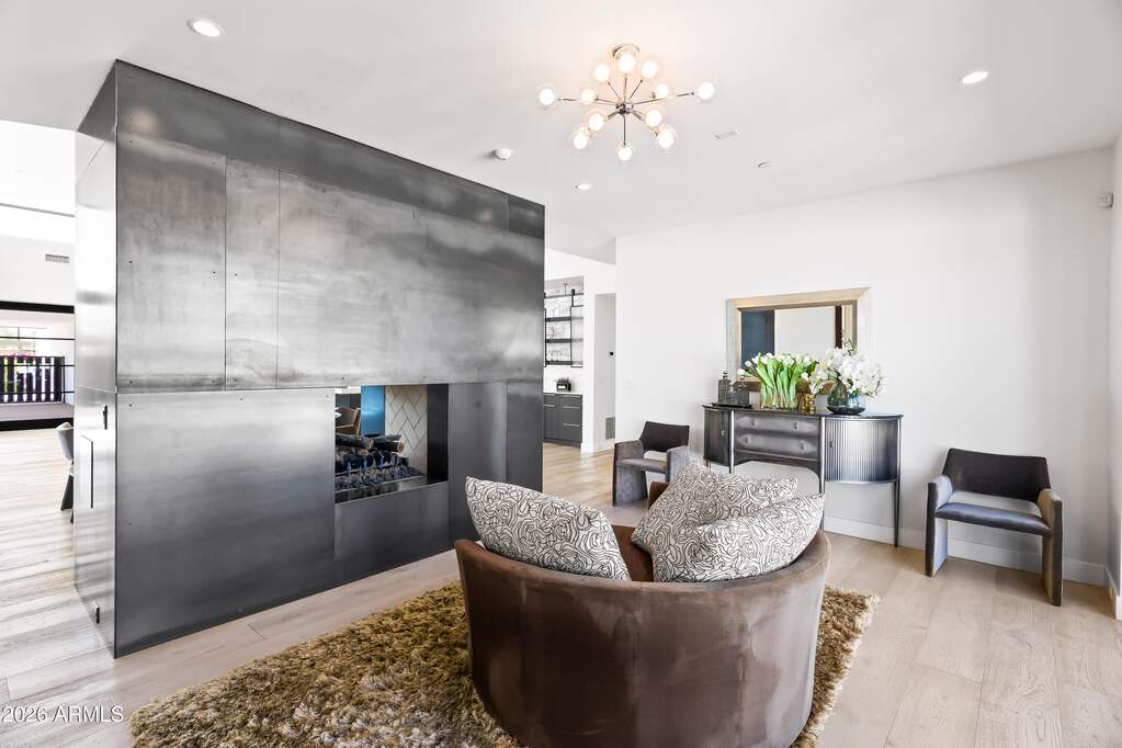 5 Bedroom Single Family Home/House's Image 3