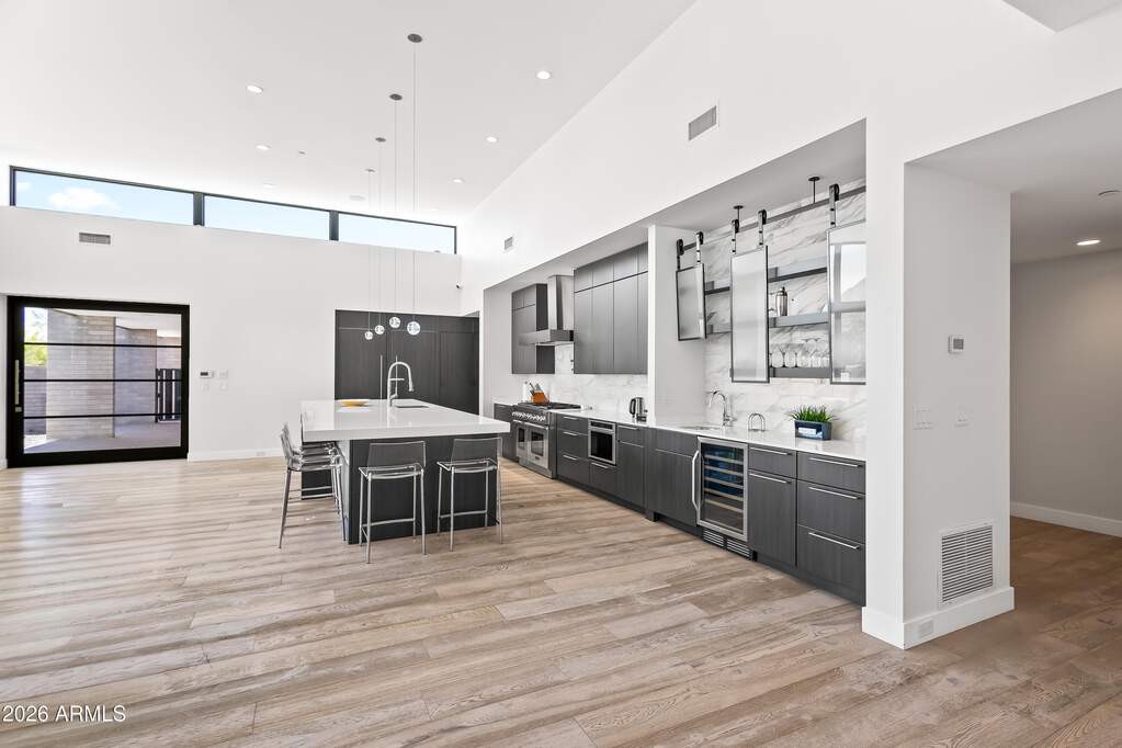 5 Bedroom Single Family Home/House's Image 6
