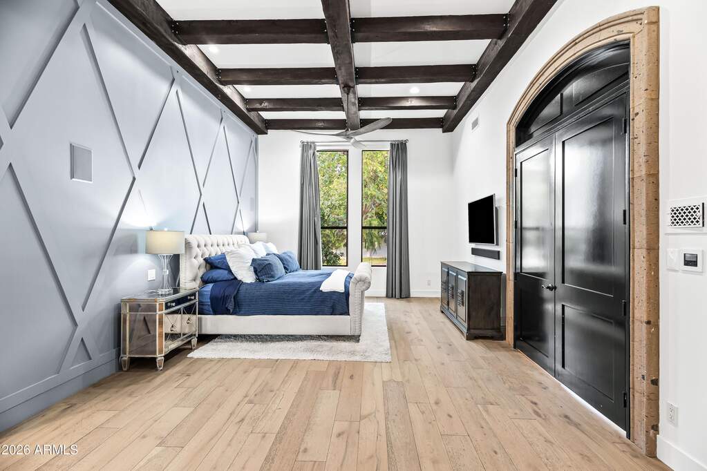 5 Bedroom Single Family Home/House's Image 11