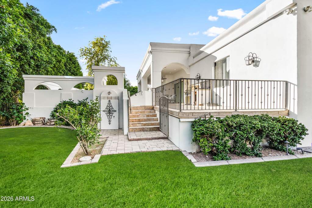 5 Bedroom Single Family Home/House's Image 27