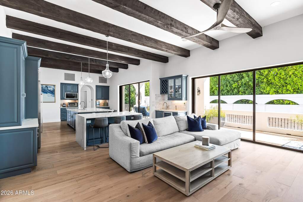 5 Bedroom Single Family Home/House's Image 4