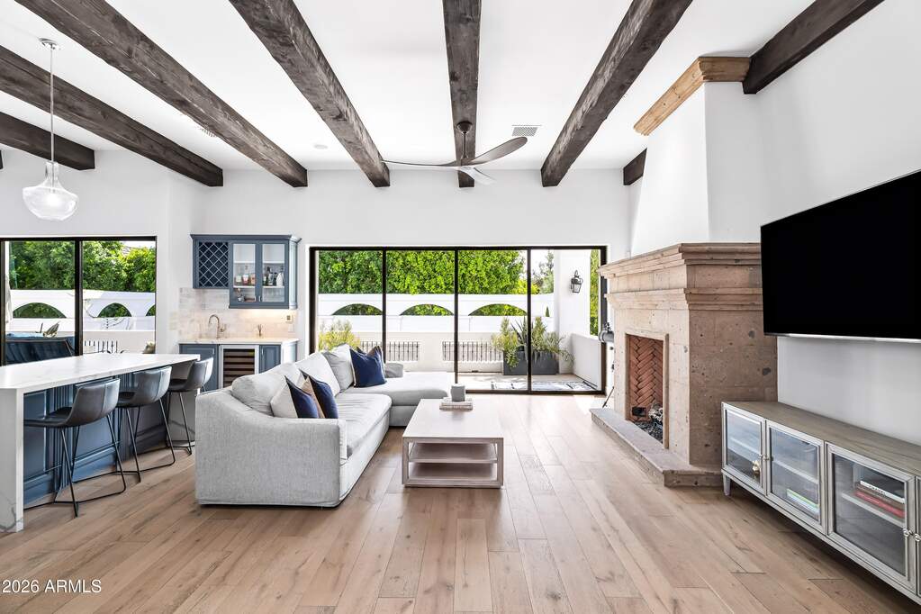 5 Bedroom Single Family Home/House's Image 6