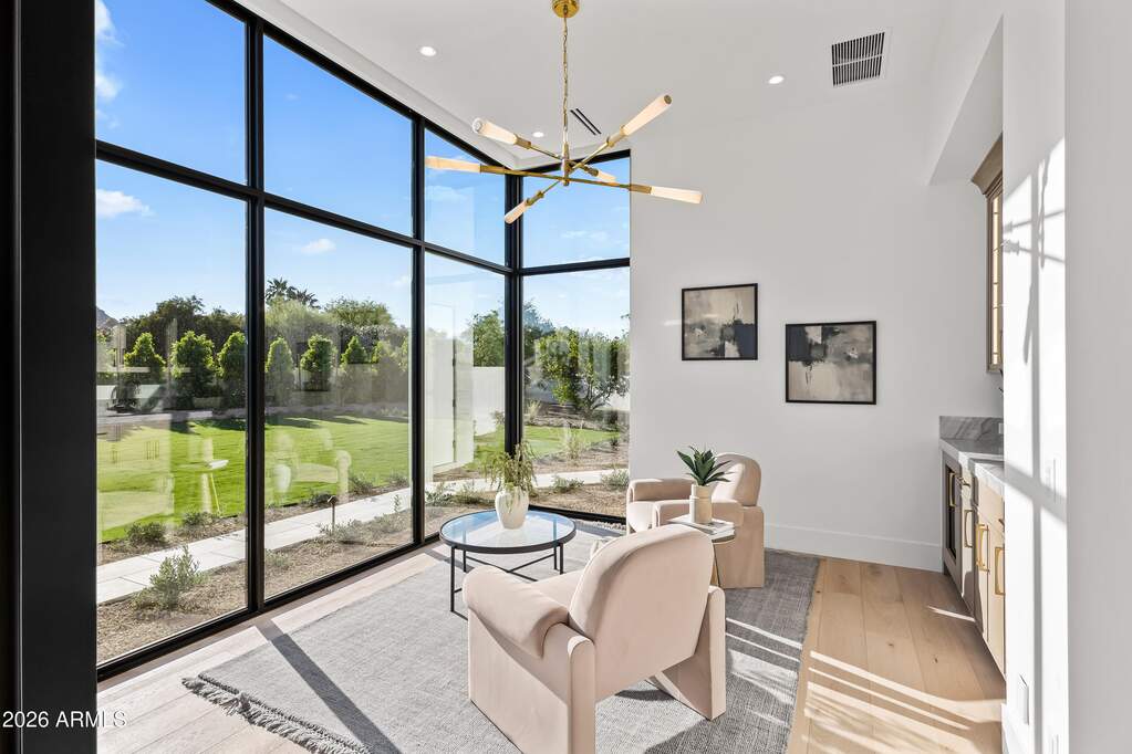 5 Bedroom Single Family Home/House's Image 18