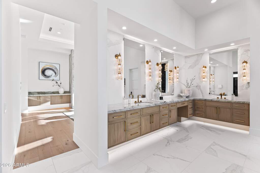 5 Bedroom Single Family Home/House's Image 22