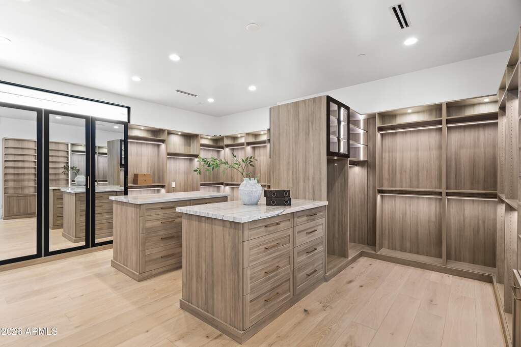 5 Bedroom Single Family Home/House's Image 24